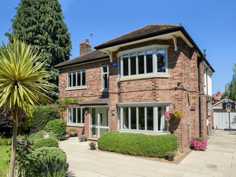 Aluminium Bay Windows: Maximising Light and Space with Modern Frames